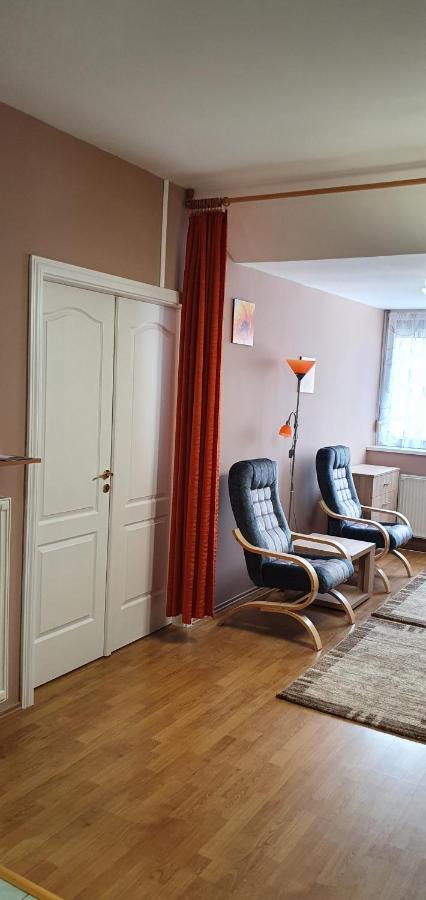Vénusz Apartman Cserkeszőlő Esterno foto