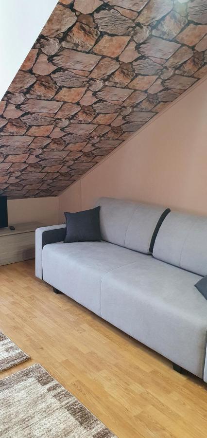 Vénusz Apartman Cserkeszőlő Esterno foto