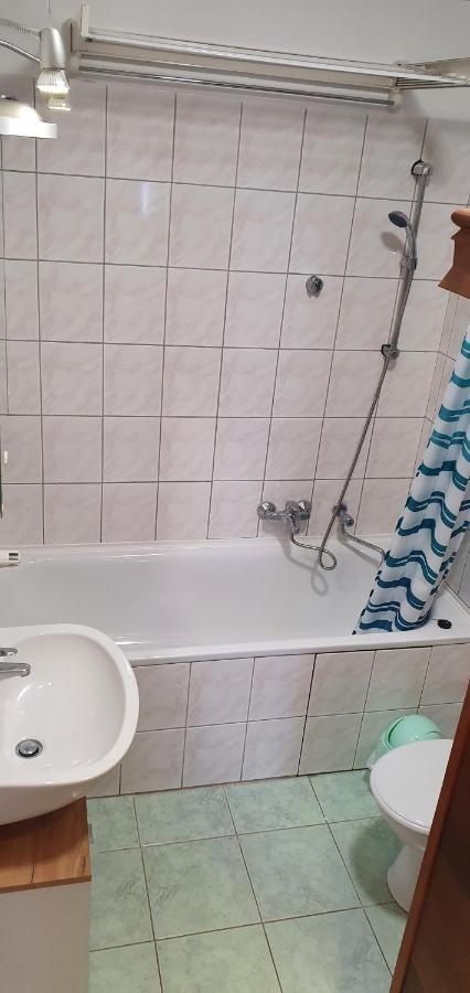 Vénusz Apartman Cserkeszőlő Esterno foto