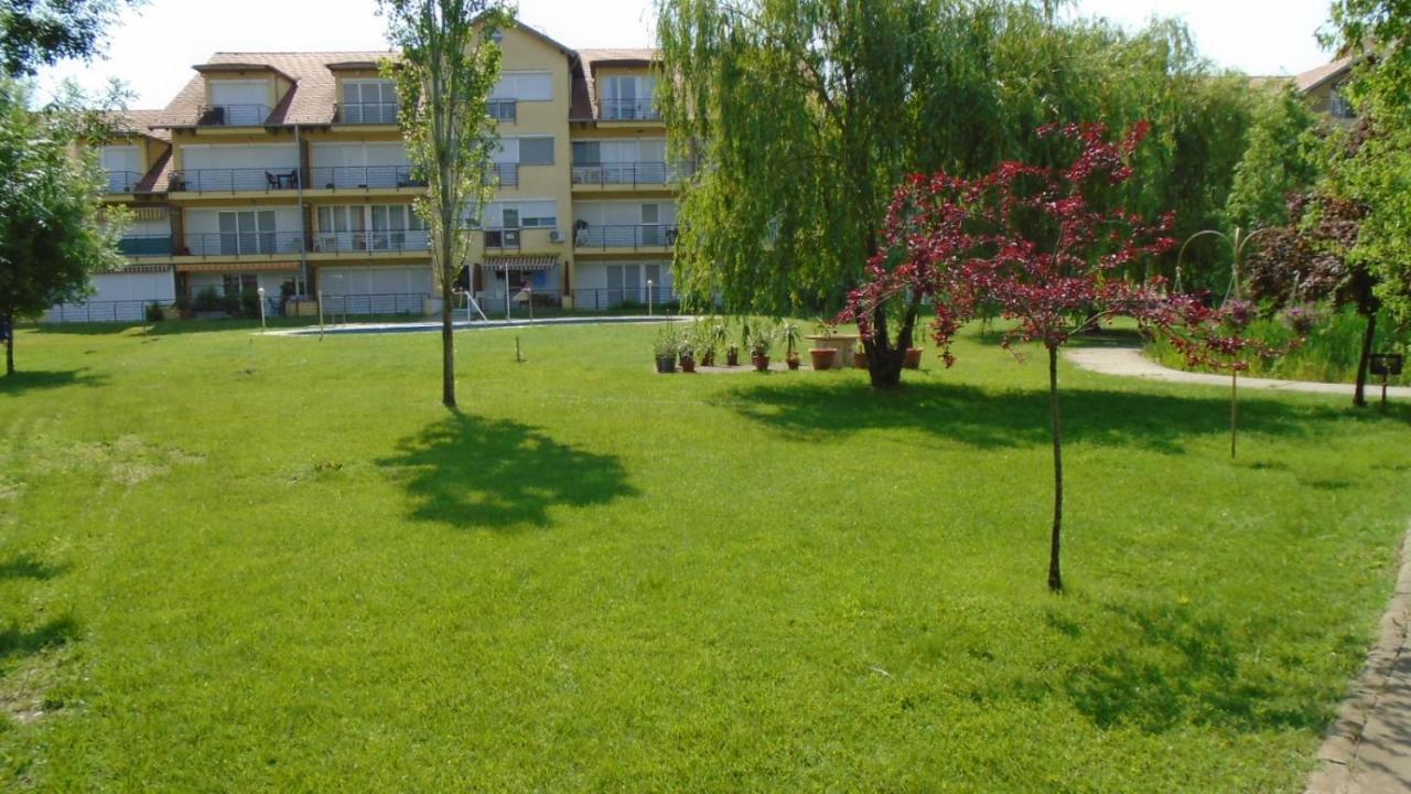 Vénusz Apartman Cserkeszőlő Esterno foto